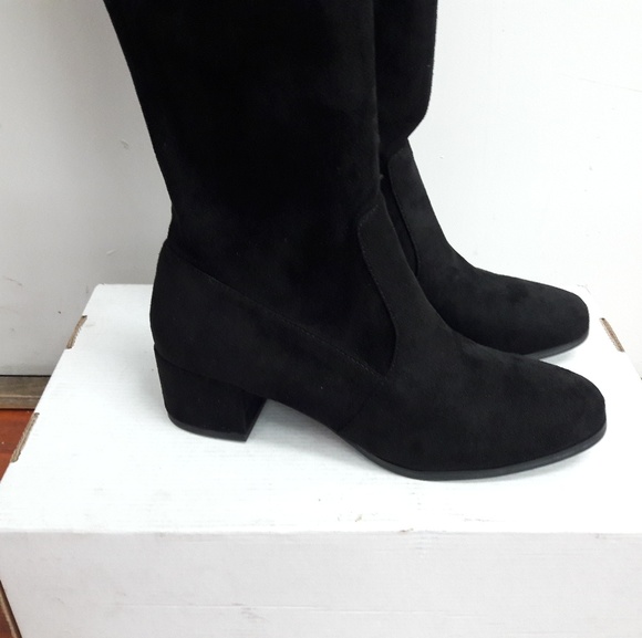 Chinese Laundry - Picture 3 of 5